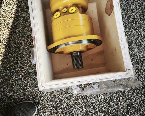 Hydromotor na CAT 226 B3