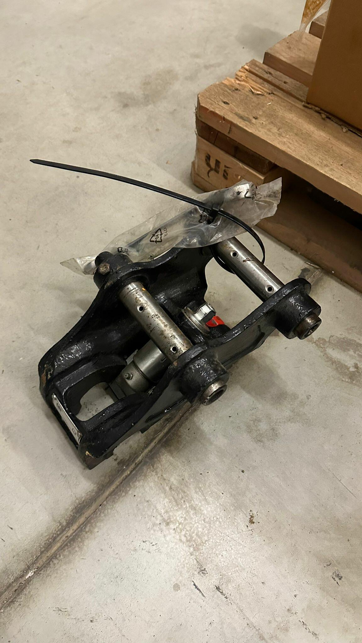 Rychlospojka CAT 301.6 7 8, originální