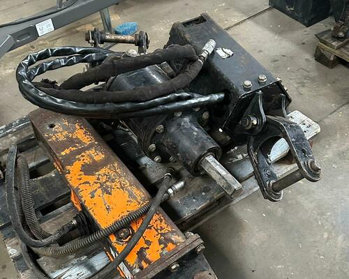 Vrtná souprava JCB + vrták 20 cm pro rypadla 2-4 t. Příslušenství JCB 8026