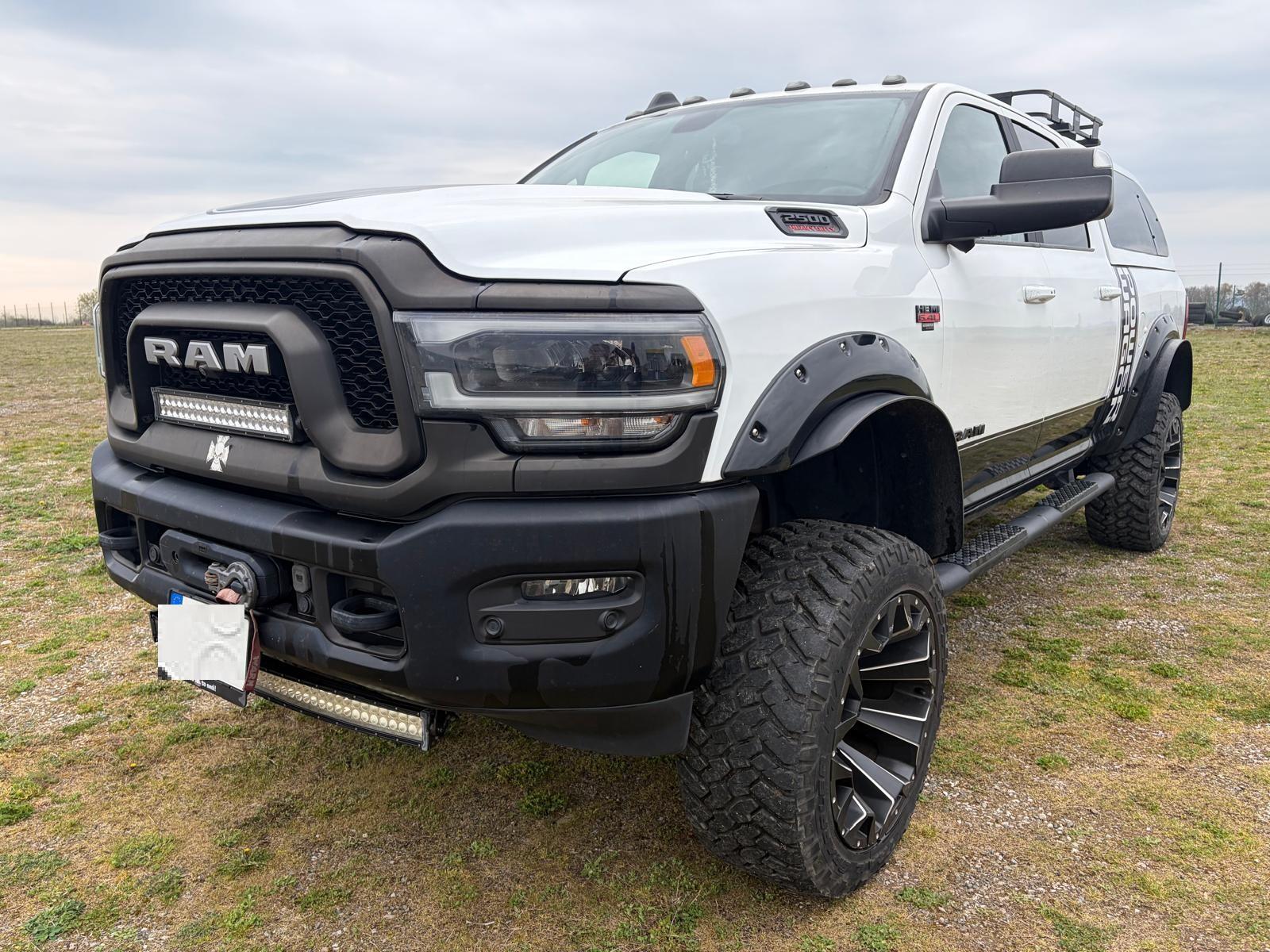 DODGE RAM 2500 POWER WAGON LIFTED 6.4 HEMI V8