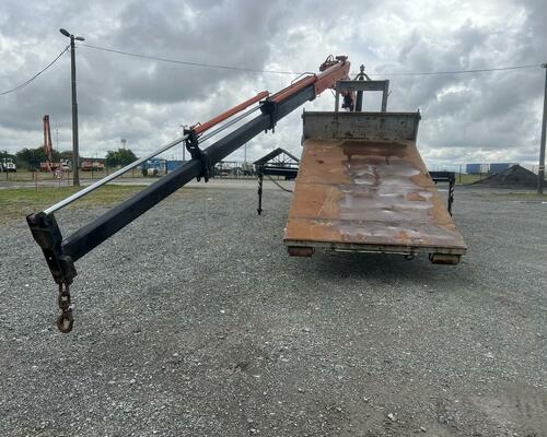 HÁKOVÝ NOSIČ KONTEJNERŮ IVECO AT190S36+HYDRAULICKÁ RUKA  ATLAS-VHODNÉ NA PŘEPRAVU STAVEBNÍCH STROJŮ