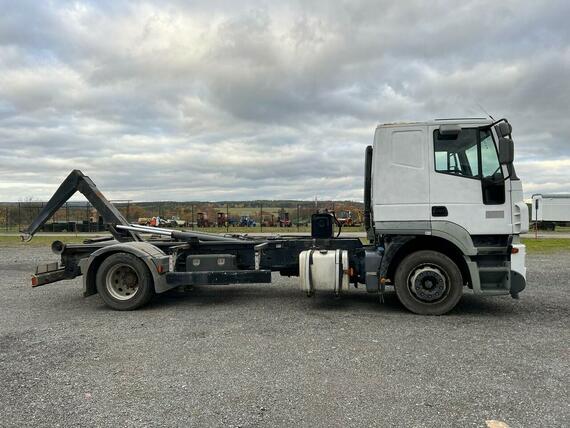 Hákový nosič kontejnerů IVECO AT190S36-VHODNÉ NA PŘEPRAVU STAVEBNÍCH STROJŮ 