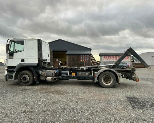Hákový nosič kontejnerů IVECO AT190S36-VHODNÉ NA PŘEPRAVU STAVEBNÍCH STROJŮ 