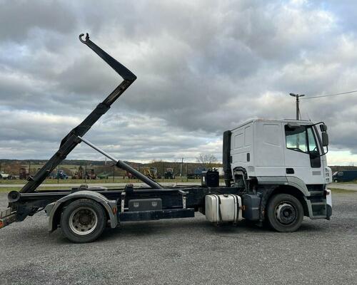 IVECO AT190S36-VHODNÉ NA PŘEPRAVU STAVEBNÍCH STROJŮ
