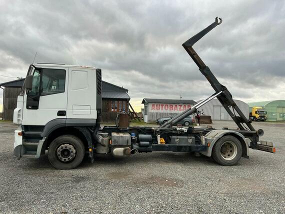 IVECO AT190S36 -  VHODNÉ NA PŘEPRAVUI STAVEBNÍCH STROJŮ