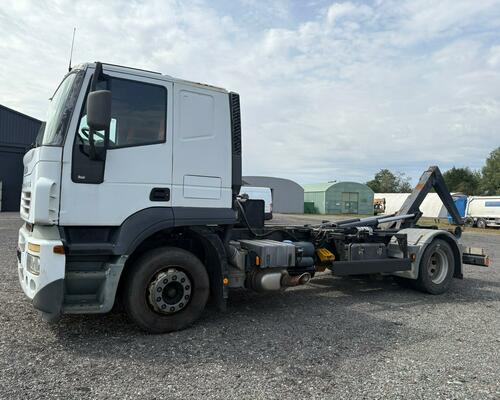 IVECO AT190S36 -  VHODNÉ NA PŘEPRAVUI STAVEBNÍCH STROJŮ