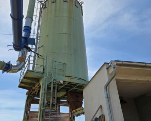 _JINÉ (CZ) DŘEVO TRUST