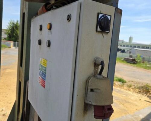 _JINÉ (CZ) DŘEVO TRUST