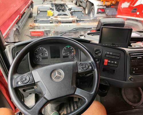 Mercedes Atego 1530 třístranný sklápěč