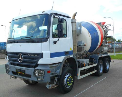 Mercedes Benz Actros 3336 AK domýchávač