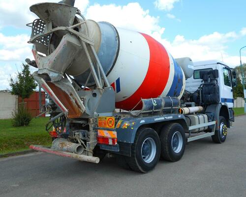 Mercedes Benz Actros 3336 AK domýchávač