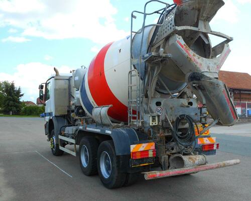 Mercedes Benz Actros 3336 AK domýchávač