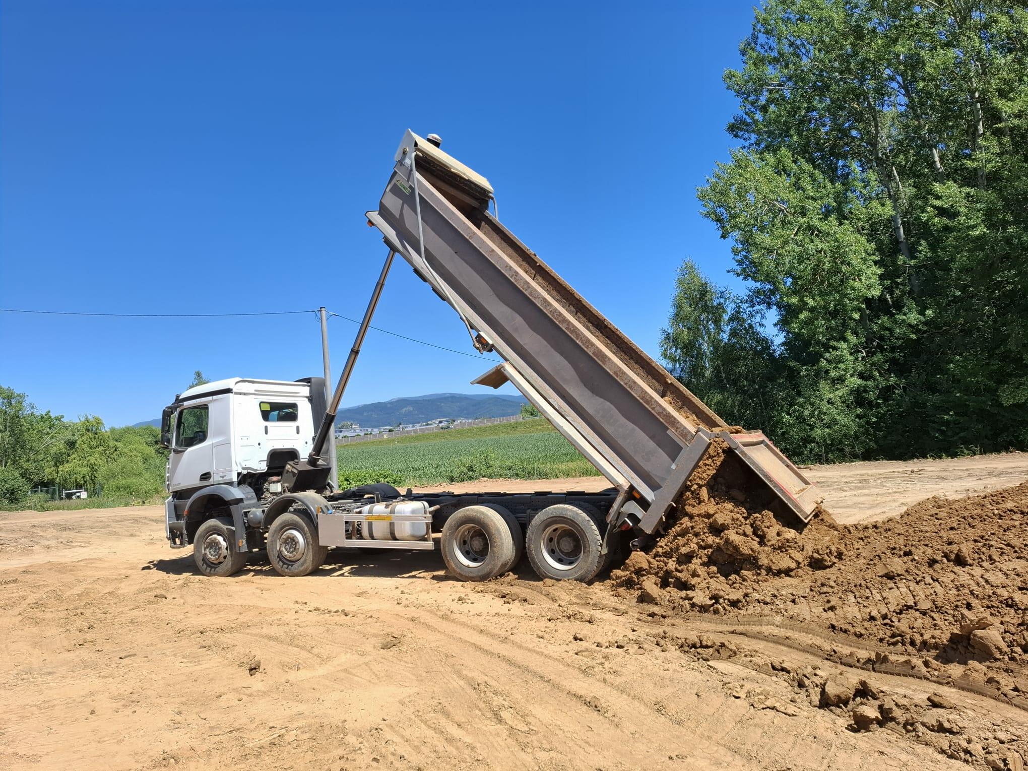 Mercedes-Benz Arocs 3240, sklápeč 8x4