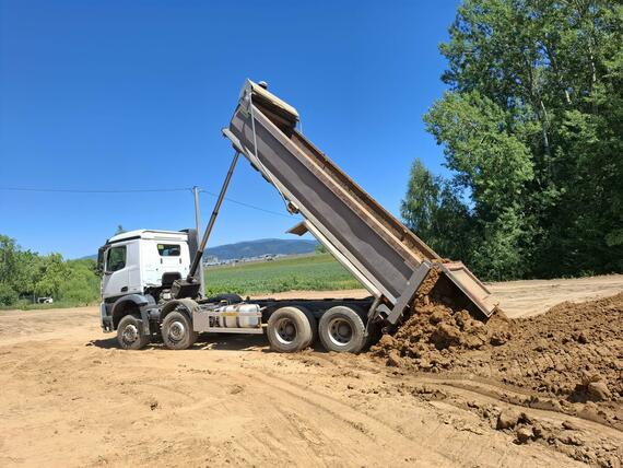 Mercedes-Benz Arocs 3240, sklápeč 8x4
