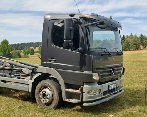 Mercedes Benz Atego 1218 hákový kontajner