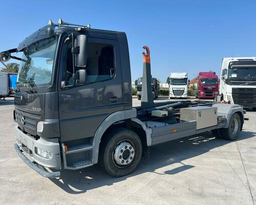 Mercedes Benz Atego 1218 hákový kontajner