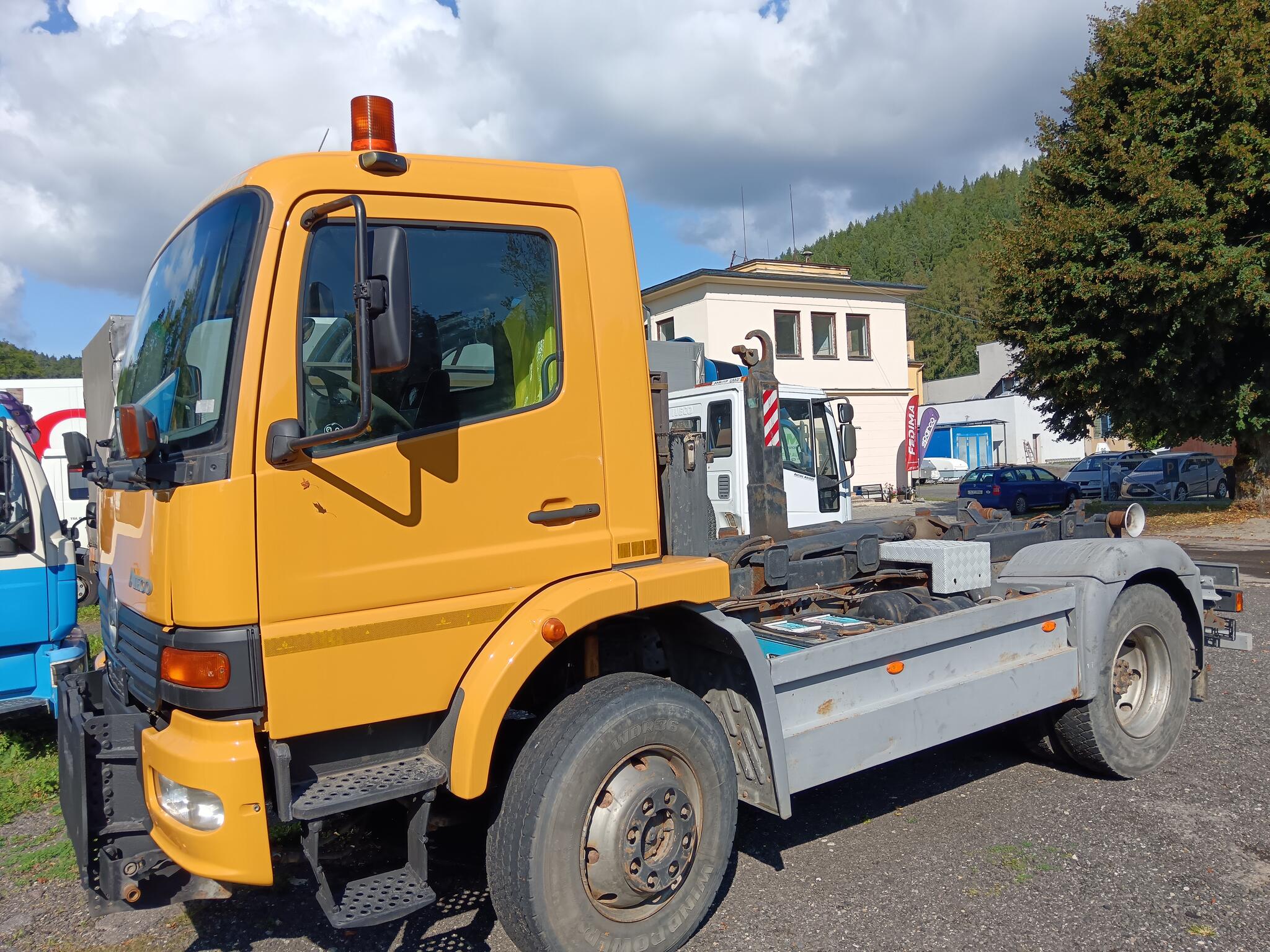MERCEDES BENZ ATEO 1318 4x4 Kontejner 7T Analog