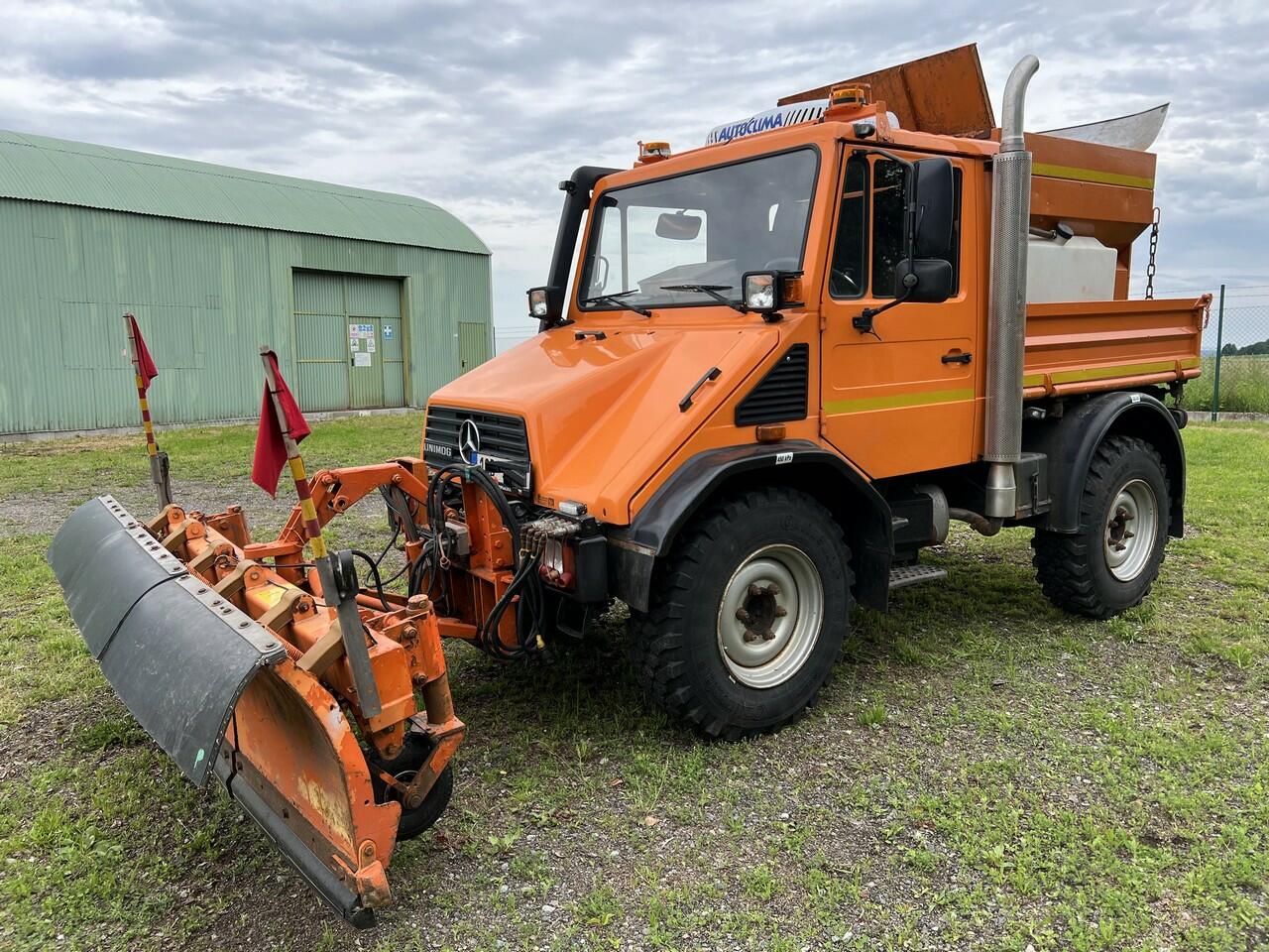MERCES BENZ UNIMOG U 90 TURBO SKLÁPĚČ +SYPAČ A RADLICE