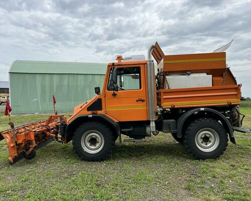 MERCES BENZ UNIMOG U 90 TURBO SKLÁPĚČ +SYPAČ A RADLICE