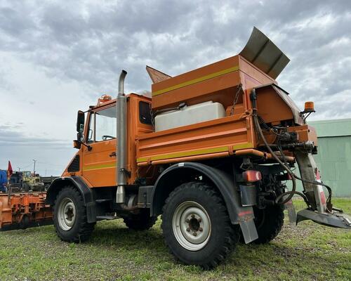 MERCES BENZ UNIMOG U 90 TURBO SKLÁPĚČ +SYPAČ A RADLICE