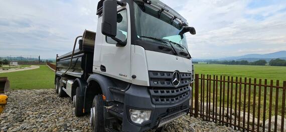 Sklápěč Mercedes-Benz Arocs 3240, 2015, 8x4, 352.062 km
