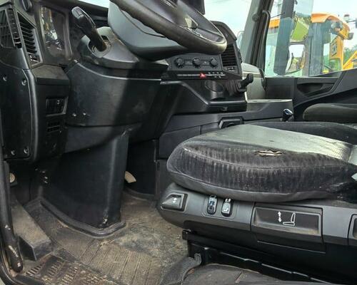 Sklápěč Mercedes-Benz Arocs 3240, 2015, 8x4, 352.062 km