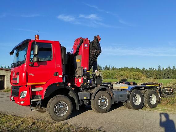 TATRA Phoenix 8x6 - nosič kontejnerů + SILNÁ hydraulická ruka