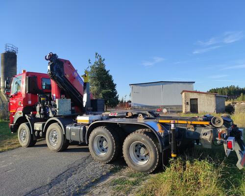 TATRA Phoenix 8x6 - nosič kontejnerů + SILNÁ hydraulická ruka
