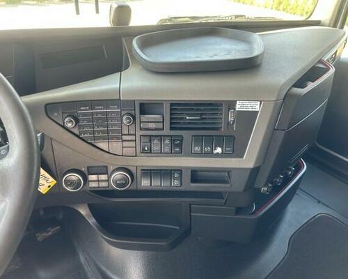 Volvo FH 500 HP VTT3R Tridem 3stranný sklápěč 8x4