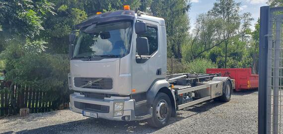 Volvo FL 240 nosič konterů