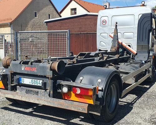 Volvo FL 240 nosič konterů