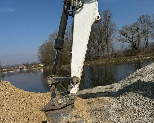 Bobcat E85
