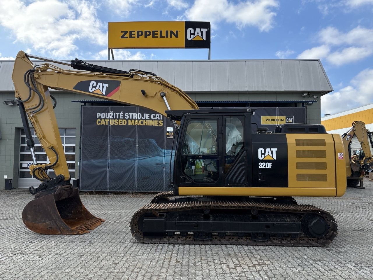 Caterpillar 320F