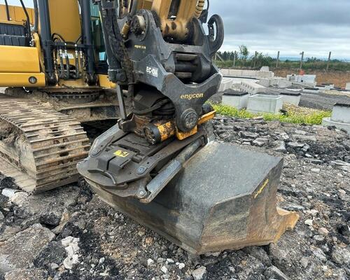 Caterpillar 323