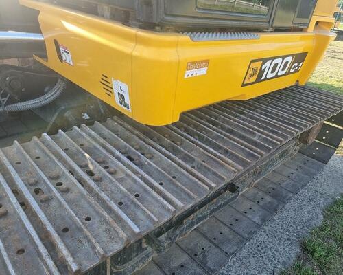 JCB 100C - pouze 2250mth, extra široké 600mm pásy, TOP stav