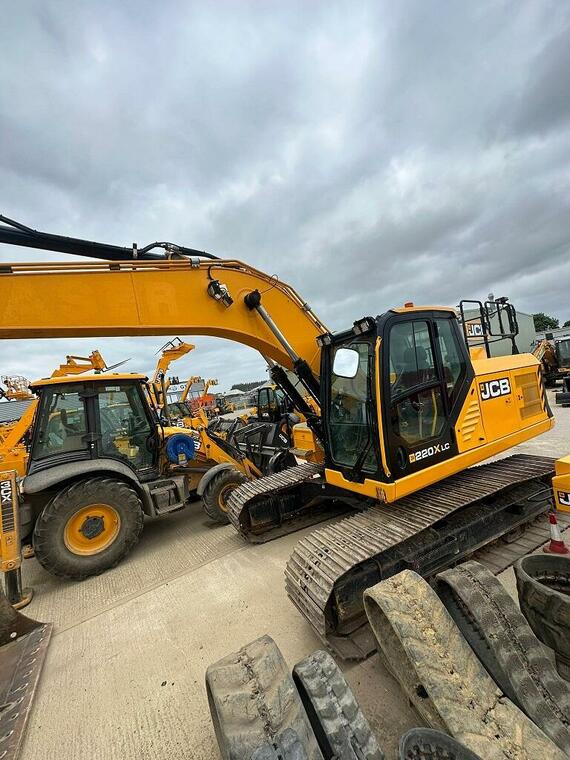 JCB 220X 2021 LC 4F -  3500mth - TOP stav