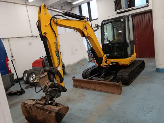 JCB 8045