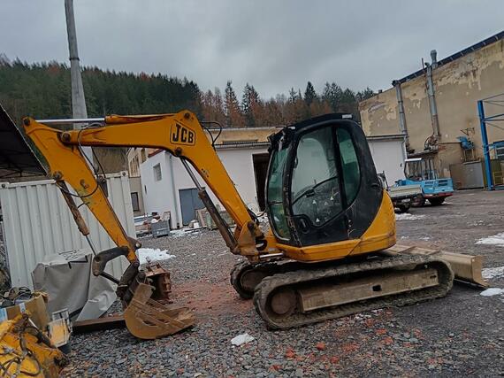 JCB  8080