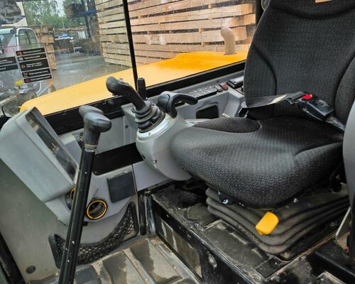 JCB 85Z-2, rok výroby 2021, 2842 motohodin JCB 85Z-2, rok výroby 2021, 2842 motohodin