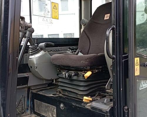 JCB 86C-1