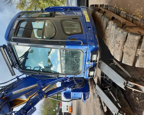 Komatsu PC138-10