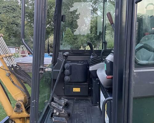 Komatsu PC26MR-3