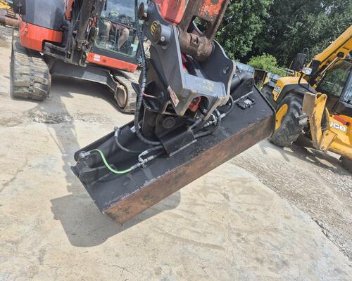 KUBOTA KX080-4
