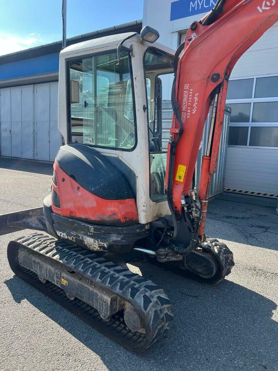 Kubota U25-3