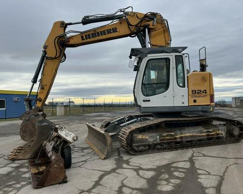 LIEBHERR R 924 COMPACT LITRONIC+ 2 x podkopová lžíce