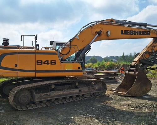 Liebherr R 946