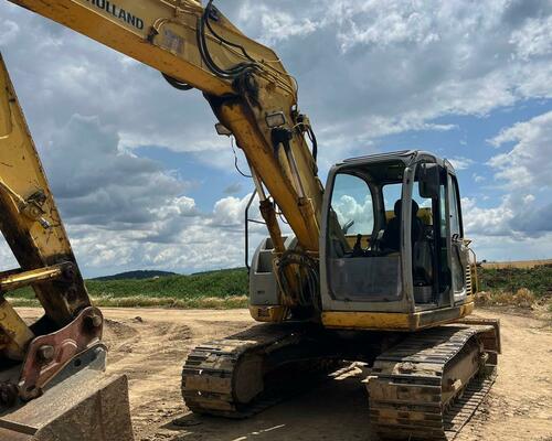 NEW HOLLAND E135SR – 1ES