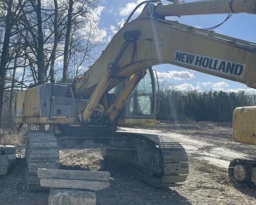 New Holland E 485 Kobelco