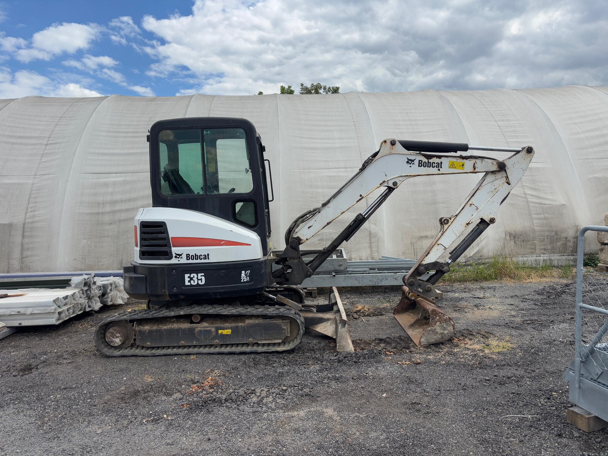 Pásové rypadlo / bagr / Bobcat E35, hmotnost 3.4t