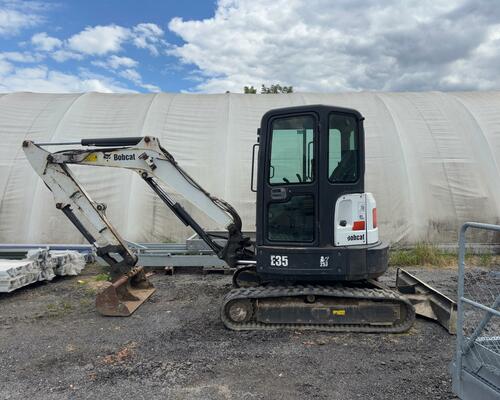 Pásové rypadlo / bagr / Bobcat E35, hmotnost 3.4t